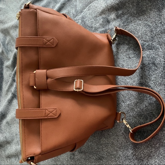 SOLD - ELKIE The Aberdeen – Saddle Diaper Bag - Picture 2 of 11